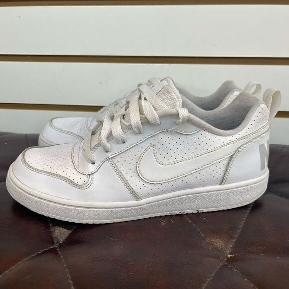 Nike White Athletic Shoes - Size 6.5Y Youth 839985-100 - Picture 2 of 9